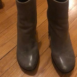 Donald plainer booties